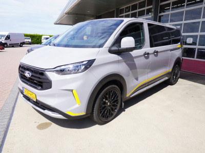 Ford Transit Custom 320L 2.0 TDCI 136PK L2H1 Trail DubbelCabine Schuifdeur L/R Nr. V090 | Airco | Adap | Navi| Camera | Blis | 20 inch LM velgen | DEMO foto 3