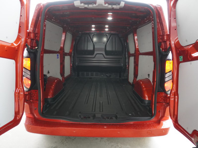 Ford Transit Custom 320L 2.0 TDCI 136pk L2H1 Limited Nr. V153 | Airco | Adap.cruise | Navi | Glaslookpanelen | Spoilers foto 13