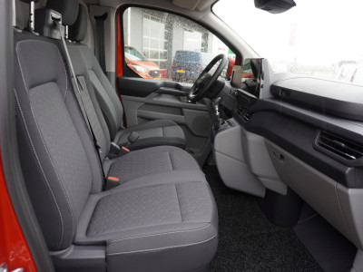 Ford Transit Custom 320L 2.0 TDCI 136pk L2H1 Limited Nr. V153 | Airco | Adap.cruise | Navi | Glaslookpanelen | Spoilers foto 14