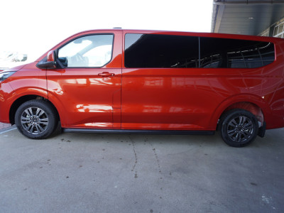 Ford Transit Custom 320L 2.0 TDCI 136pk L2H1 Limited Nr. V153 | Airco | Adap.cruise | Navi | Glaslookpanelen | Spoilers foto 8