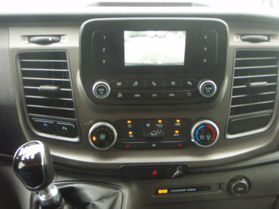 Ford Transit Custom 320 L2H2 Trend zeer lage km stand 53606 bj 19 foto 18