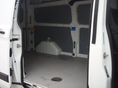 Ford Transit Custom 320 L2H2 Trend zeer lage km stand 53606 bj 19 foto 5