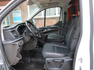 Ford Transit Custom 340 2.0 TDCI 130PK L2H1 Trend / Trekhaak / Camera / Imperiaal / Stoelverwarming 3