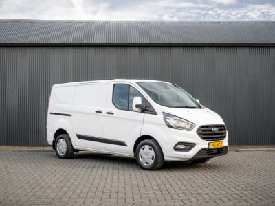 Ford Transit Custom L1H1 | 3-Zits | 130 PK | Camera | Cruise | PDC | Airco | Trekhaak foto 4