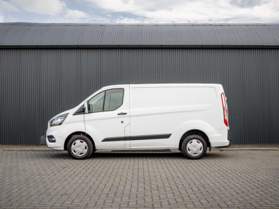 Ford Transit Custom L1H1 | 3-Zits | 130 PK | Camera | Cruise | PDC | Airco | Trekhaak foto 5