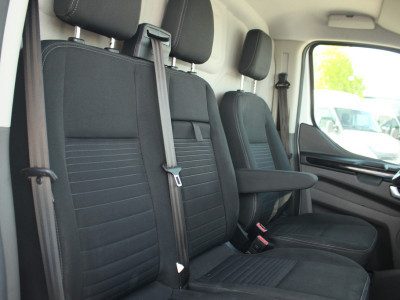 Ford Transit Custom 300 2.0TDCI 130pk L2H1 Limited | Camera | Trekhaak | Carplay/Android | Cruise | Lease 324,- p/m foto 17