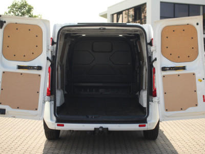 Ford Transit Custom 300 2.0TDCI 130pk L2H1 Limited | Camera | Trekhaak | Carplay/Android | Cruise | Lease 324,- p/m foto 8