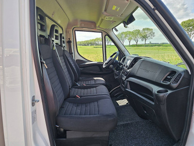 Iveco DAILY 35C16 Bakwagen Laadklep Dubbellucht Airco 3 Zits Cruise Control Euro6 156 PK! foto 7