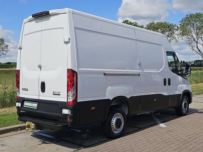 Iveco DAILY 35 S 18 3.0L AUT. L2H2 foto 3