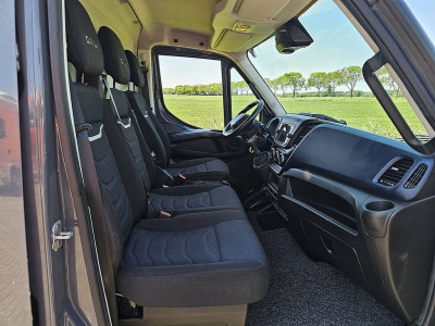 Iveco DAILY 35S18 L4H2 3.0Ltr Automaat foto 7