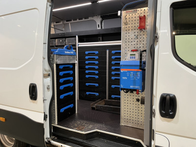 Iveco DAILY, 50C18 L3H3 180 PK Automaat Servicebus / Sortimo Inrichting / Fassi Kraan / GVW 5.200 KG / Luchtvering / Trekhaak 3500 KG / Euro 6 / Airco / Cruise Control / 220V. / Camera foto 14