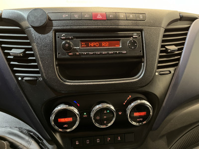 Iveco DAILY, 50C18 L3H3 180 PK Automaat Servicebus / Sortimo Inrichting / Fassi Kraan / GVW 5.200 KG / Luchtvering / Trekhaak 3500 KG / Euro 6 / Airco / Cruise Control / 220V. / Camera foto 19