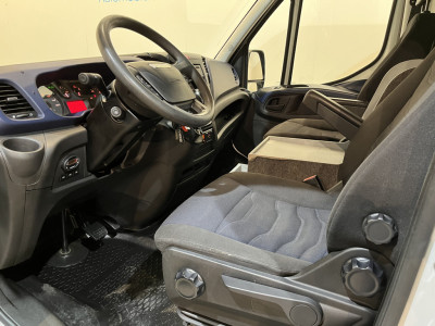 Iveco DAILY, 50C18 L3H3 180 PK Automaat Servicebus / Sortimo Inrichting / Fassi Kraan / GVW 5.200 KG / Luchtvering / Trekhaak 3500 KG / Euro 6 / Airco / Cruise Control / 220V. / Camera foto 5