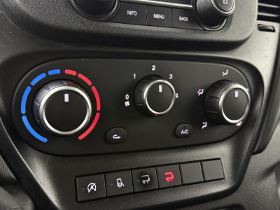 Iveco Daily 140PK Bakwagen+Laadklep | Airco | Camera | Cruise | 3-Zits | Betimmering foto 18
