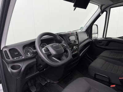 Iveco Daily 140PK Bakwagen+Laadklep | Airco | Camera | Cruise | 3-Zits | Betimmering foto 3