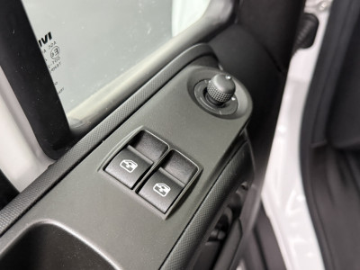Iveco Daily 140PK Bakwagen+Laadklep | Airco | Camera | Cruise | 3-Zits | Betimmering foto 8