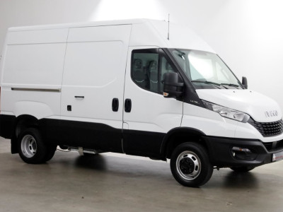 Iveco Daily 35C14 136pk L2H2 Dubbel Lucht/Luchtvering/Inrichting/Trekhaak 3500kg 10-2020 10