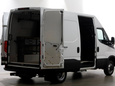 Iveco Daily 35C14 136pk L2H2 Dubbel Lucht/Luchtvering/Inrichting/Trekhaak 3500kg 10-2020 12