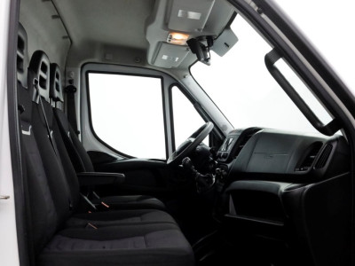 Iveco Daily 35C14 136pk L2H2 Dubbel Lucht/Luchtvering/Inrichting/Trekhaak 3500kg 10-2020 3
