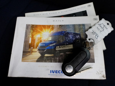 Iveco Daily 35C14 136pk L2H2 Dubbel Lucht/Luchtvering/Inrichting/Trekhaak 3500kg 10-2020 6