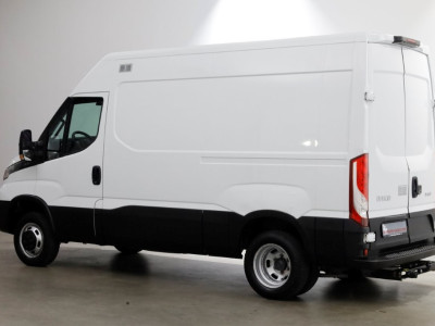 Iveco Daily 35C14 136pk L2H2 Dubbel Lucht/Luchtvering/Inrichting/Trekhaak 3500kg 10-2020 9