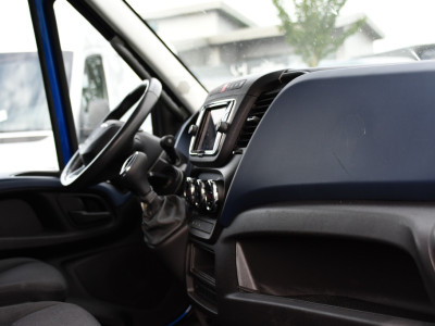 Iveco Daily 35C14V 2.3 352 H2 PB Edition Adaptieve Cruise, Camera, LED, Automaat, Clima, 3500kg Trekgewicht, Multimedia, Uniek! foto 18