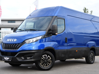 Iveco Daily 35C14V 2.3 352 H2 PB Edition Adaptieve Cruise, Camera, LED, Automaat, Clima, 3500kg Trekgewicht, Multimedia, Uniek! foto 4