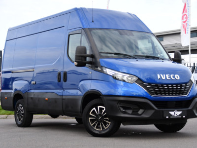 Iveco Daily 35C14V 2.3 352 H2 PB Edition Adaptieve Cruise, Camera, LED, Automaat, Clima, 3500kg Trekgewicht, Multimedia, Uniek! foto 5