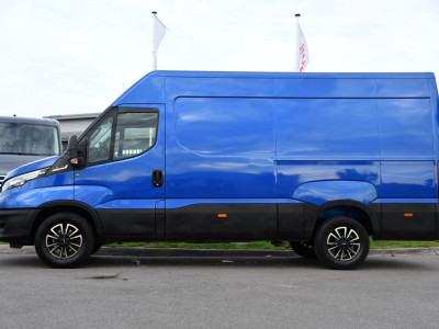 Iveco Daily 35C14V 2.3 352 H2 PB Edition Adaptieve Cruise, Camera, LED, Automaat, Clima, 3500kg Trekgewicht, Multimedia, Uniek! foto 9