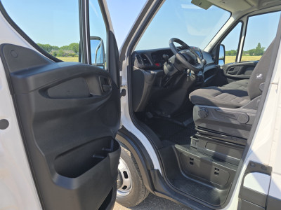 Iveco Daily 35C14V 2.3 410 H2 L4 H2 - 140 Pk - Euro 6 - Airco - Cruise Control 10