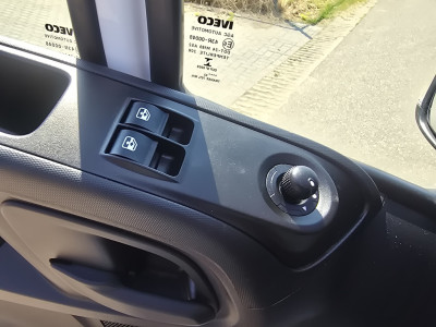 Iveco Daily 35C14V 2.3 410 H2 L4 H2 - 140 Pk - Euro 6 - Airco - Cruise Control 11