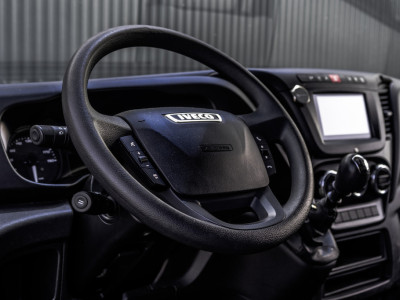 Iveco Daily 35C15 3.0L | Bakwagen met laadklep | Camera | CarPlay | Climate | Cruise | Euro 6 foto 12