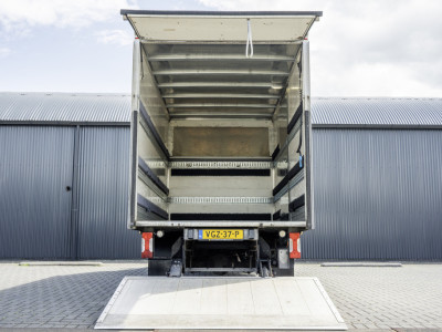 Iveco Daily 35C15 3.0L | Bakwagen met laadklep | Camera | CarPlay | Climate | Cruise | Euro 6 foto 9