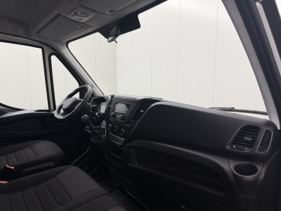 Iveco Daily 35C16 3.0L Bakwagen+Laadklep | Dakspoiler | Airco | Cruise | 3-Zits foto 20