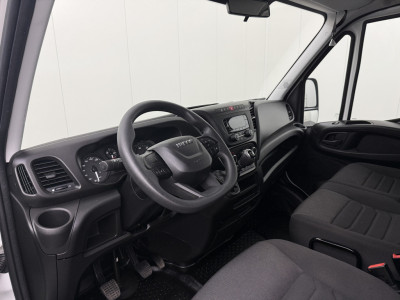 Iveco Daily 35C16 3.0L Bakwagen+Laadklep | Dakspoiler | Airco | Cruise | 3-Zits foto 3