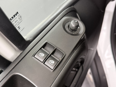 Iveco Daily 35C16 3.0L Bakwagen+Laadklep | Dakspoiler | Airco | Cruise | 3-Zits foto 8