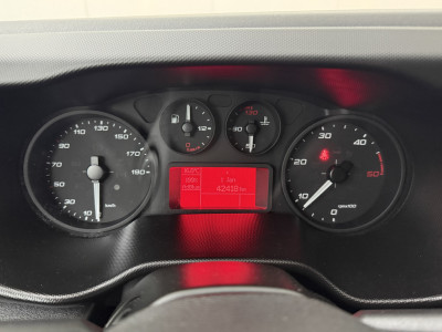 Iveco Daily 35C16 3.0L Bakwagen+Laadklep | Dakspoiler | Airco | Cruise | 3-Zits foto 9