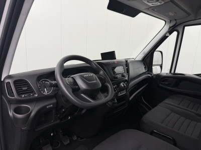 Iveco Daily 35C16 Bakwagen+Laadklep | 14000 Kmst !!! | Nieuwstaat | Airco | Camera | 3-Zits foto 3