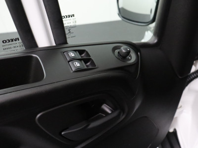Iveco Daily 35C16 Bakwagen+Laadklep | Airco | 3-Persoons | 750Kg Laadklep foto 9