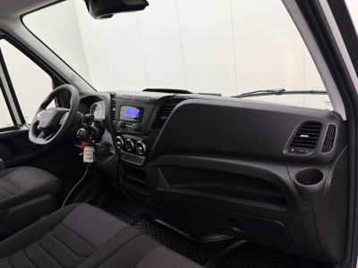 Iveco Daily 35C16 Bakwagen+Laadklep | Airco | Cruise | 3-Persoons foto 19