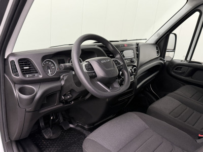 Iveco Daily 35C16 Bakwagen+Laadklep | Airco | Cruise | 3-Persoons foto 3