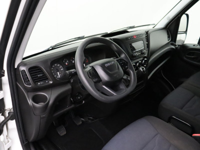 Iveco Daily 35C16 Bakwagen+Laadklep | Dakspoiler | Airco | Cruise | 3-Persoons foto 3