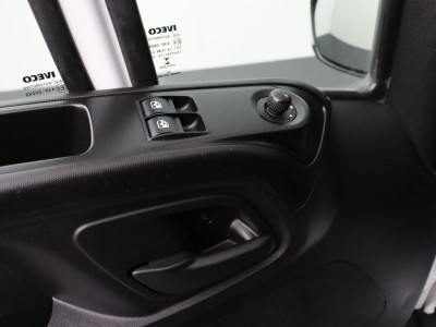 Iveco Daily 35C16 Bakwagen+Laadklep | Dakspoiler | Airco | Cruise | 3-Persoons foto 9