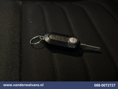 Iveco Daily 35C16H 157pk Bakwagen Laadklep Dubbel Lucht Euro6 Airco | 1010kg laadvermogen Bijrijdersbank foto 9