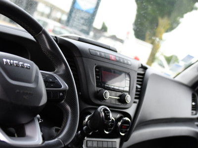 Iveco Daily 35C16V 2.3 352 H2 Edition Camera, Cruise, Airco, 3500kg Trekhaak, LED, Clima ,Radio, 160pk, Uniek! foto 12