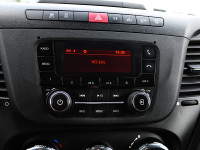 Iveco Daily 35C16V 2.3 352 H2 Edition Camera, Cruise, Airco, 3500kg Trekhaak, LED, Clima ,Radio, 160pk, Uniek! foto 19