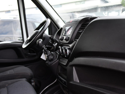 Iveco Daily 35C16V 2.3 352 H2 Edition Camera, Cruise, Airco, 3500kg Trekhaak, LED, Clima ,Radio, 160pk, Uniek! foto 20