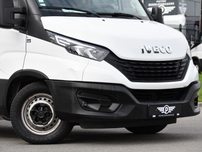 Iveco Daily 35C16V 2.3 352 H2 Edition Camera, Cruise, Airco, 3500kg Trekhaak, LED, Clima ,Radio, 160pk, Uniek! foto 8