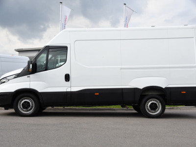 Iveco Daily 35C16V 2.3 352 H2 Edition Camera, Cruise, Airco, 3500kg Trekhaak, LED, Clima ,Radio, 160pk, Uniek! foto 9