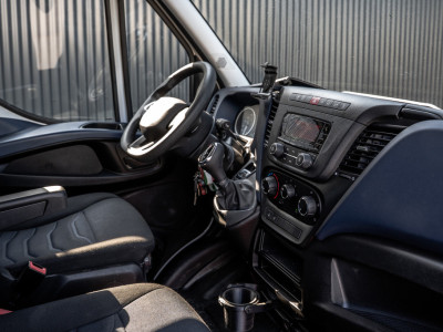 Iveco Daily 35C18 | 3.0L | 180 PK | Bakwagen met laadklep | Zijdeur | Automaat | N1 | Cruise | Airco 2